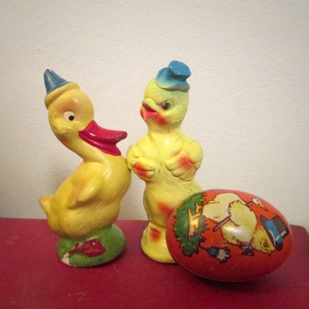 vintage chalkware duck chick tin egg